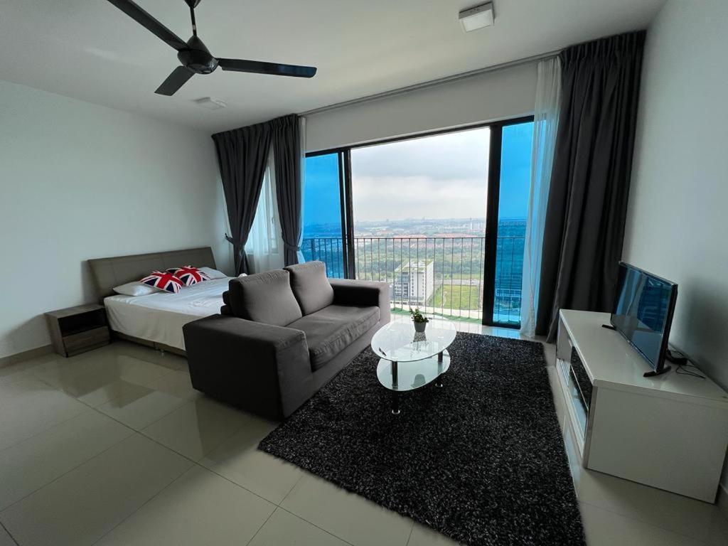 Apartment Ecozy 3 - Trefoil Setia Alam Near Setia Mall & Setia Convention Centre *